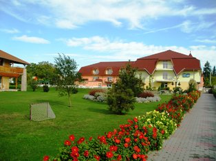 Hier gibt es einige Aufnahmen vom neuen Hotel zu sehen